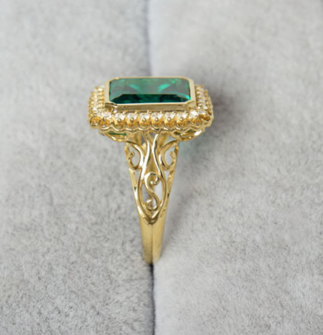 Emerald Ring 670$