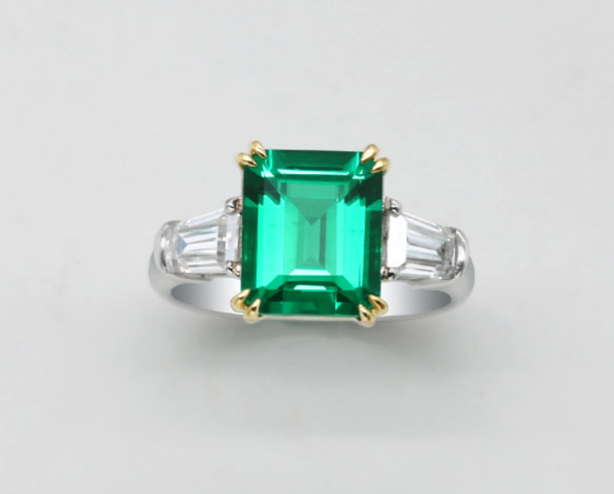 Emerald Ring 515$