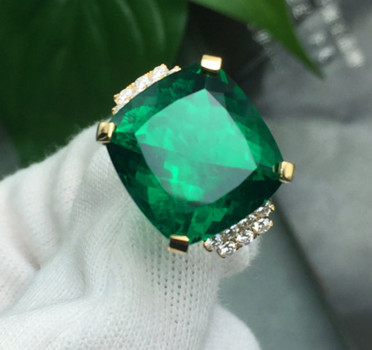 Emerald Ring 1185$