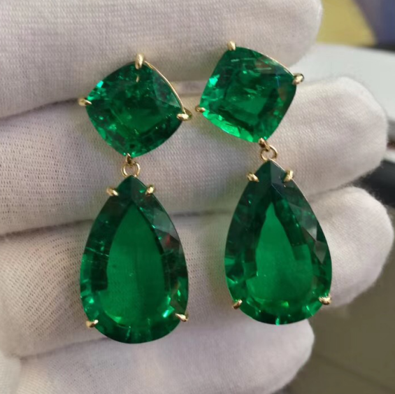 Emerald earring 2650$