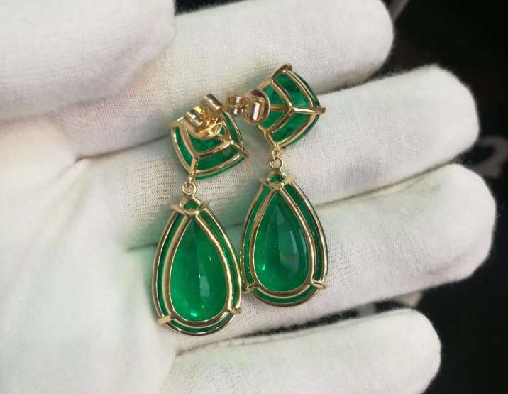Emerald earring 2650$