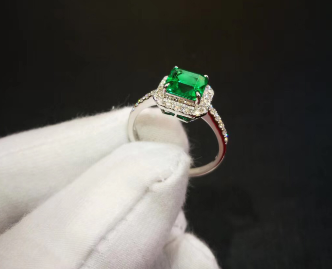 Emerald Ring 500$