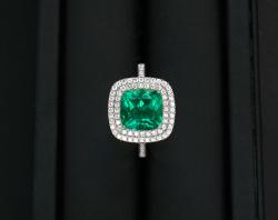 Emerald Ring 660$